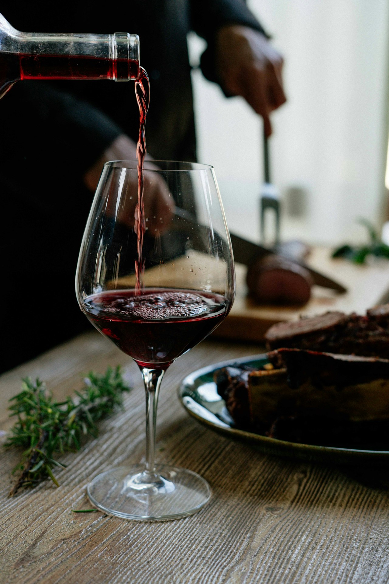 Pinot Noir vs Merlot: Key Differences in Taste, Body, and Food Pairing